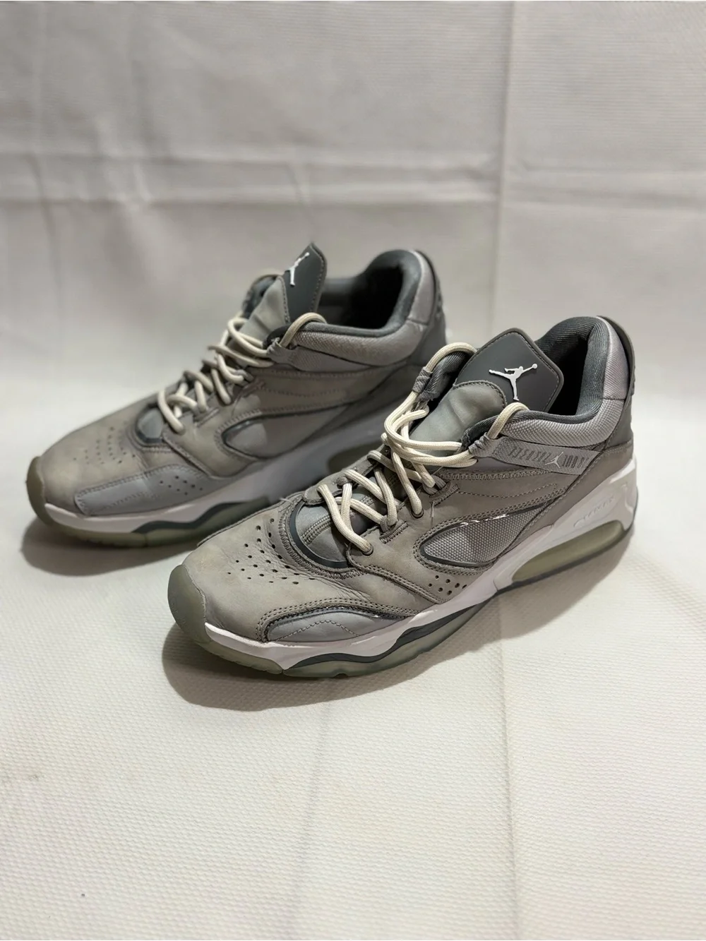Jordan Men's Grey Retro Trainer Sneakers